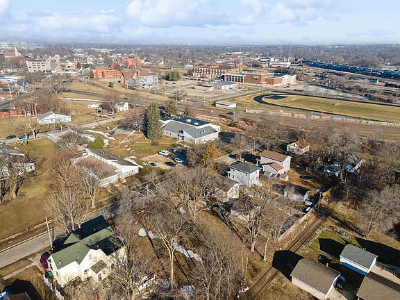 3rd image of Irving St