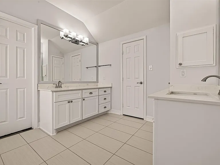 22411 Kendall Shay Ct — Photo 27