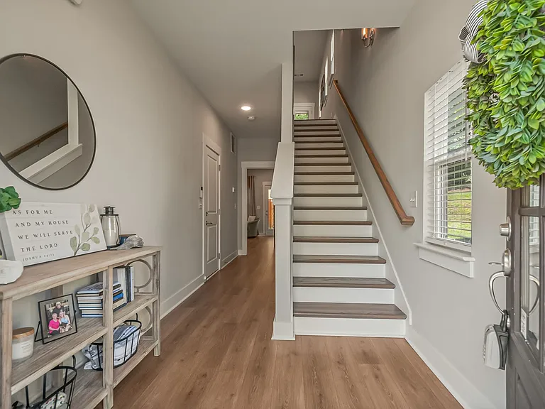 207 Stonecrest Cir — Photo 6