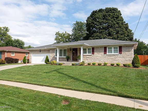 3rd image of 9011 Wooddale Dr
