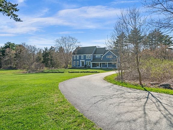 3rd image of 102 River Rd