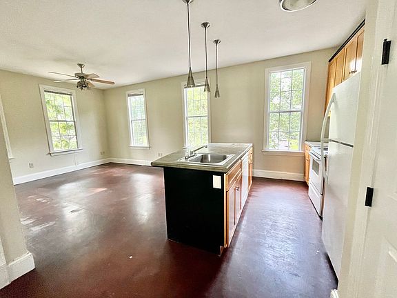 3rd image of 100 Lummus Dr #6