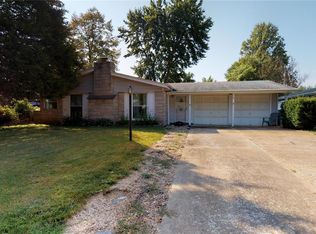 6 Primrose Ln, Fairview Heights, IL 62208