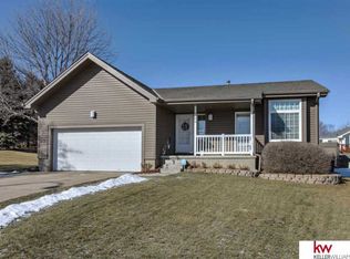 6746 Aspen St, La Vista, NE 68128