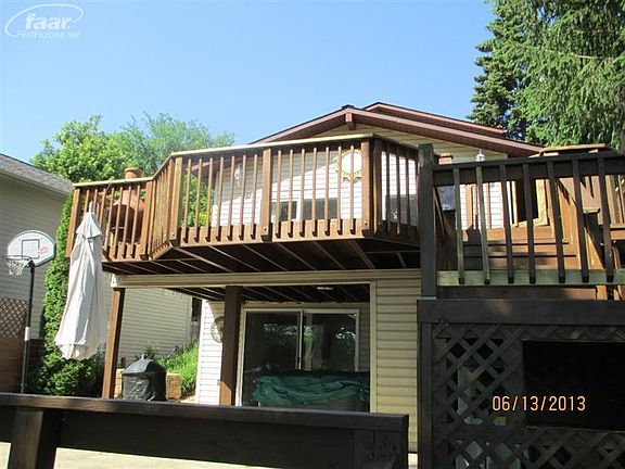 5th image of 16069 Knobhill Dr