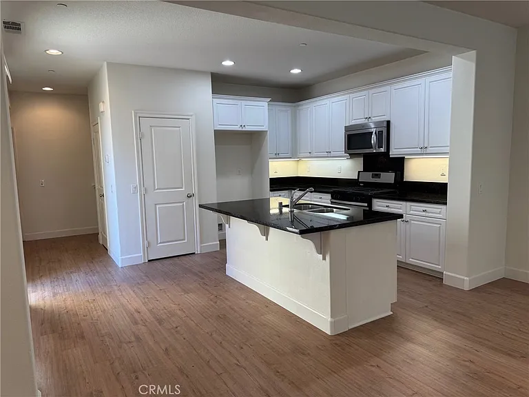 759 E Sierra Madre Ave — Photo 6