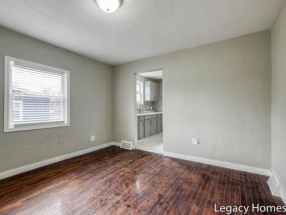 4th image of 2229 Jarman St