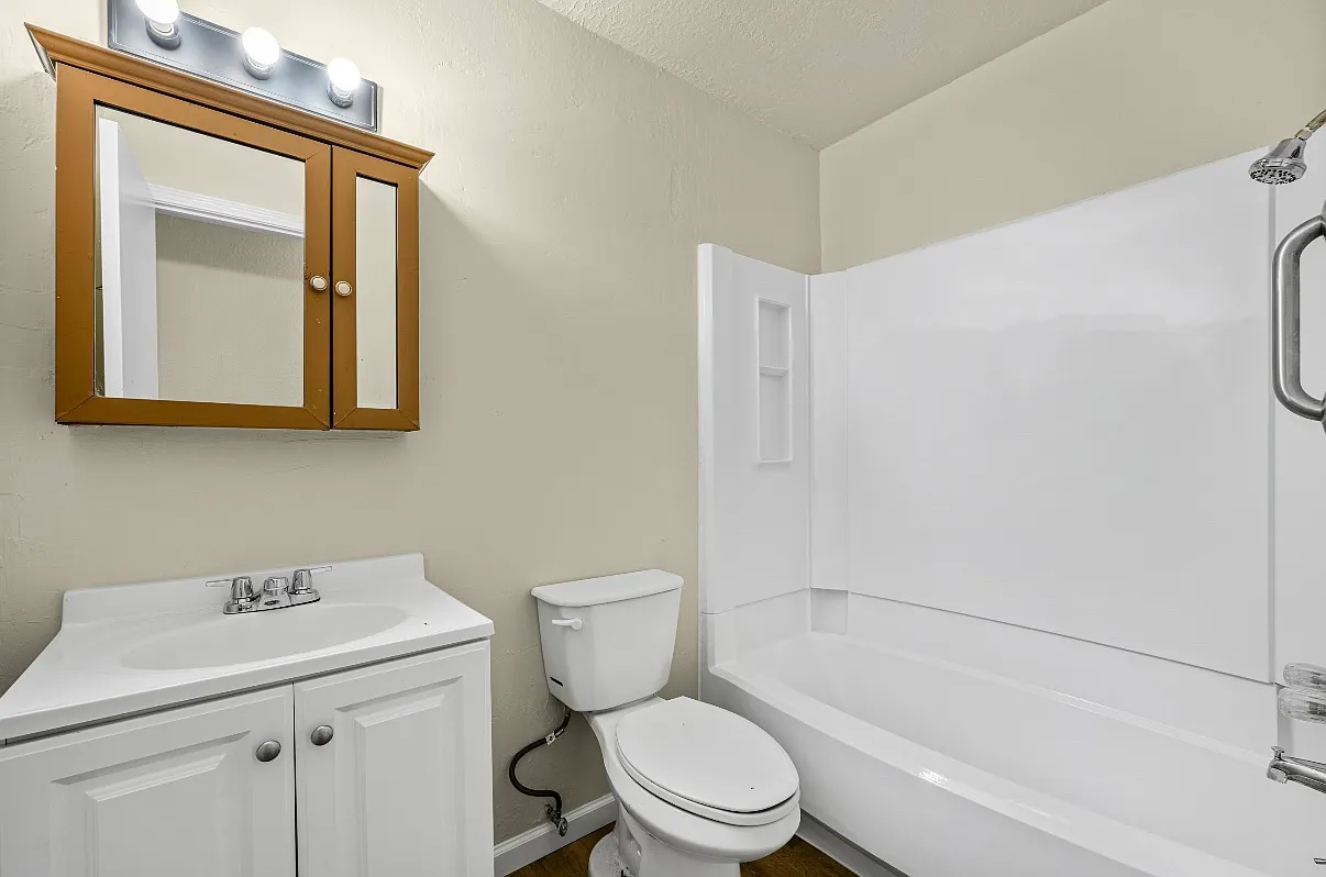 2 bed, 1000 sqft, $850 — Photo 4