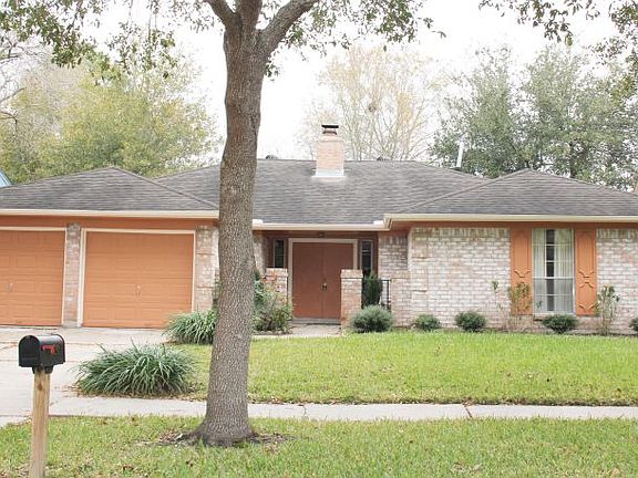 2nd image of 16211 Havenhurst Dr