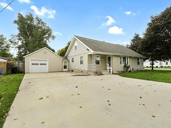 2nd image of 701 E Daggy St