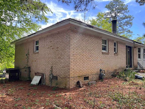 3rd image of 2529 Windsor Rd