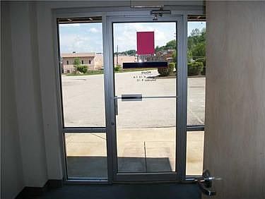 3rd image of 751 Lincoln Ave