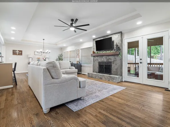 1066 Chateau Dr, Helena, AL 35080