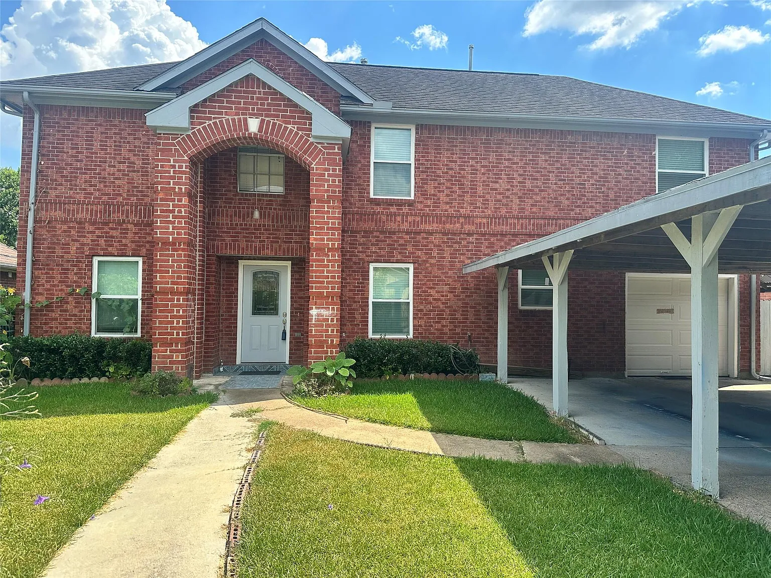 4 bed, 2.0 bath, 3616 sqft, $2,200 — Photo 2
