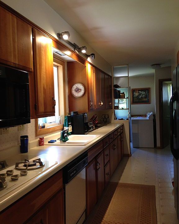 1304 Reed Ave, Manitowoc, WI 54220 Zillow