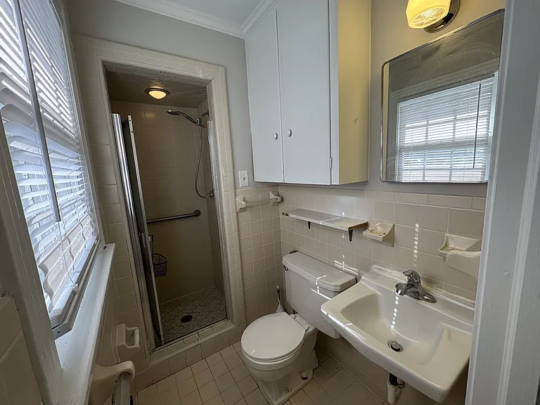 408 E Simmons Ave — Photo 10