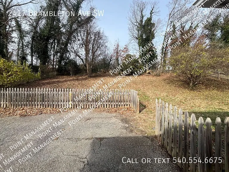 2417 Brambleton Ave SW — Photo 3