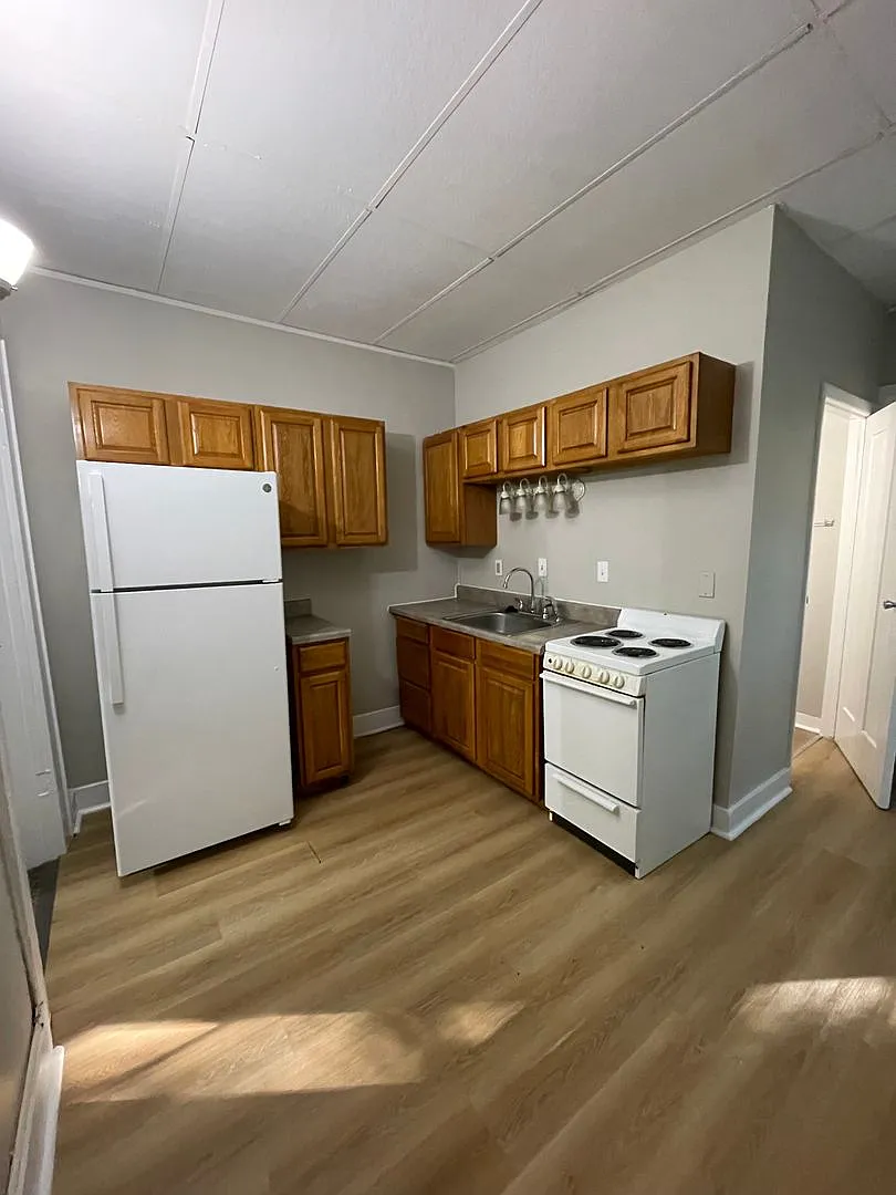 213 S 7th St--RIDER — Photo 3