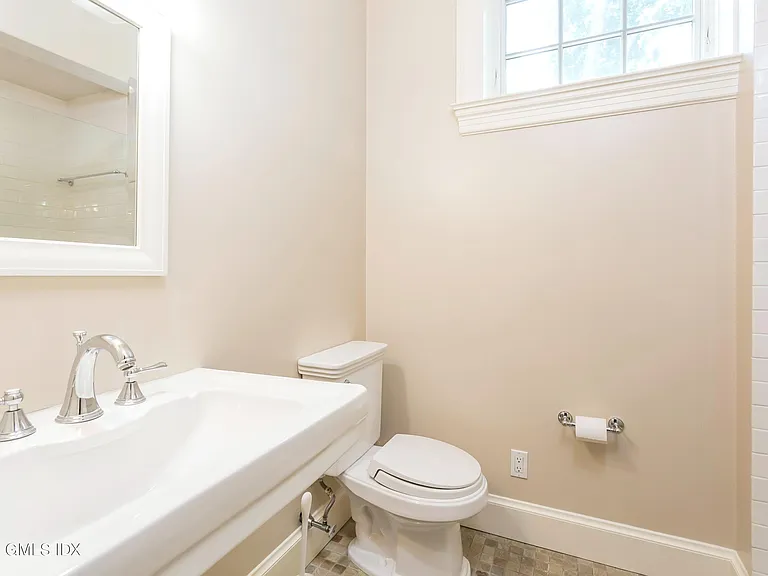 140 Havemeyer Pl — Photo 32