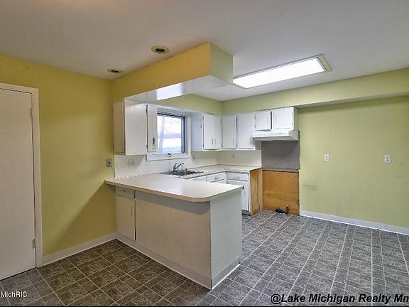 4th image of 375 W 17th St