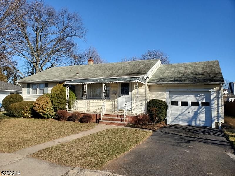 1st image of 206 N 10th Ave