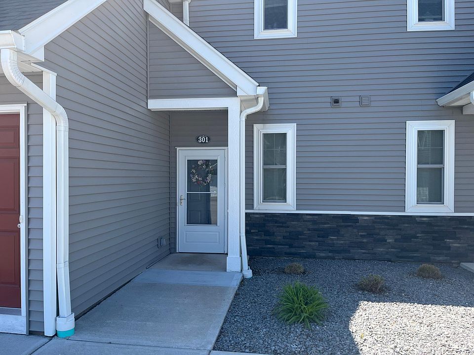 1st image of 2075 Community Ln #301