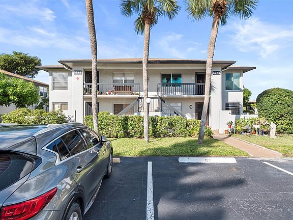 2nd image of 5749 Phoenix Palm Court #D