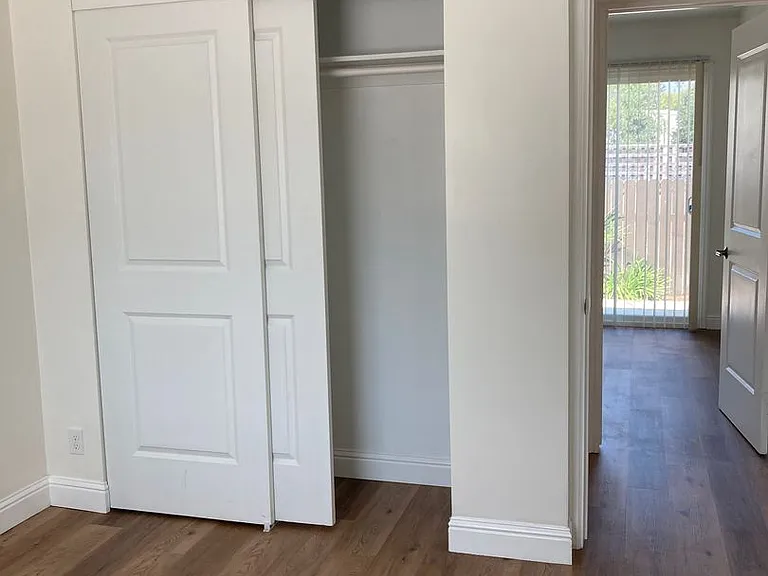 1424 Encino Ave — Photo 12