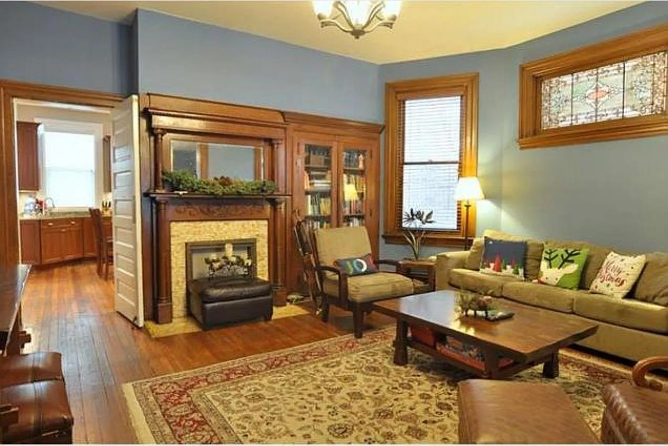 6 bed, 2.5 bath, 3900 sqft, $4,750 — Photo 4