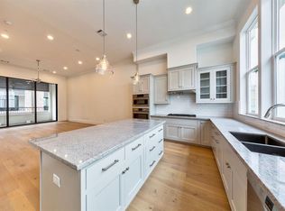 10911 Grove Tree Ln, Houston, TX 77043