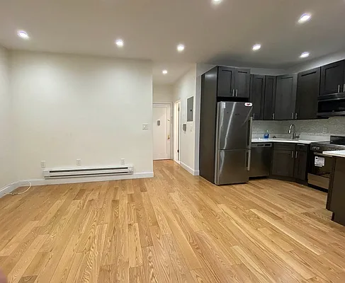 Rented by Urban Real Estate Property Group Inc | media 10