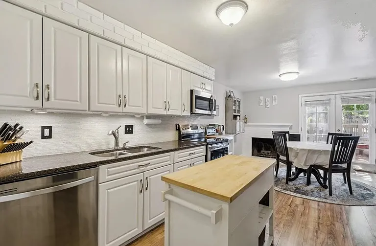2933 S Lansing Way — Photo 10