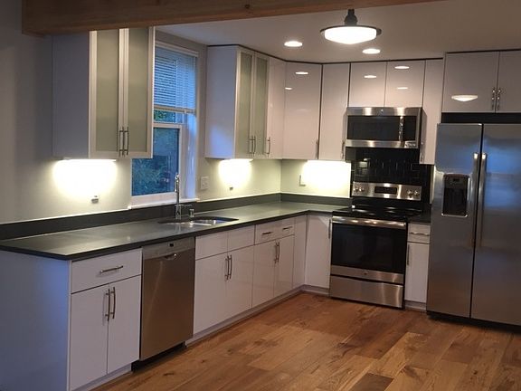 Stainless, quartz counter top, Bosch dishwasher