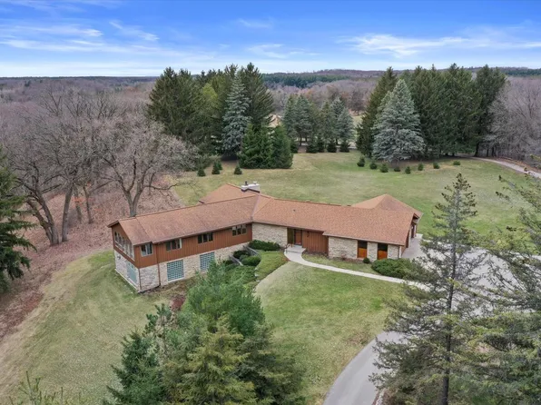 S46W34111 Billings COURT, Dousman, WI 53118