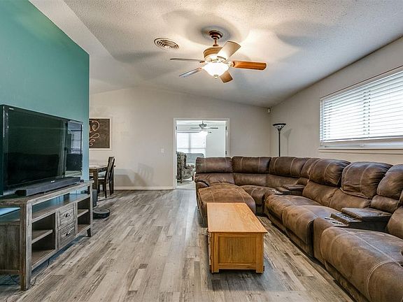 5th image of 3112 Oakbrook Dr