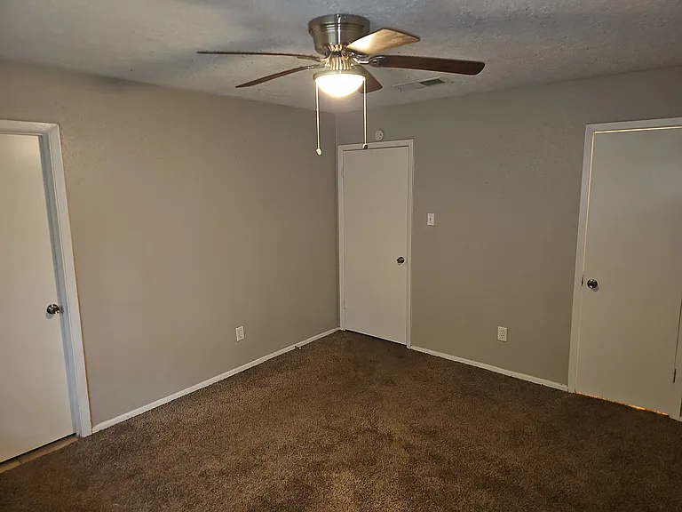 4430 McCleester Dr — Photo 16