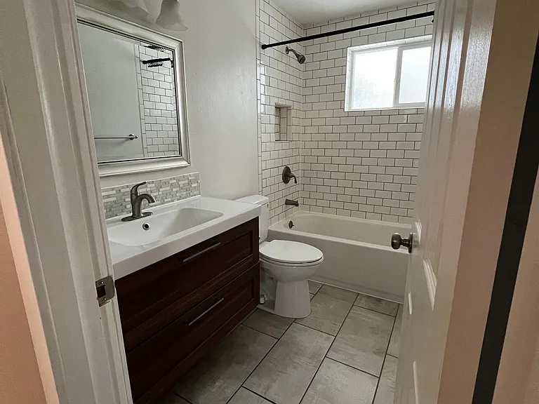 570 Horrocks Dr — Photo 9