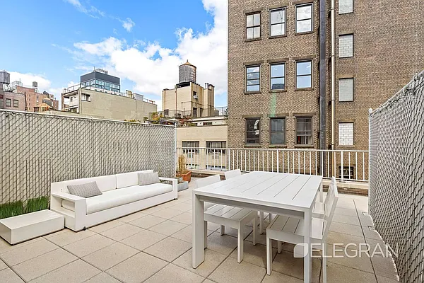 Sold by (Legacy) Elegran | media 8