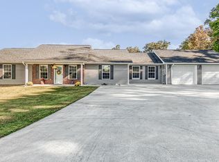 802 Quiet Oaks Way, Dandridge, TN 37725