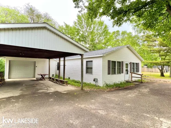 5785 Shady Lane Rd, Caseville, MI 48725