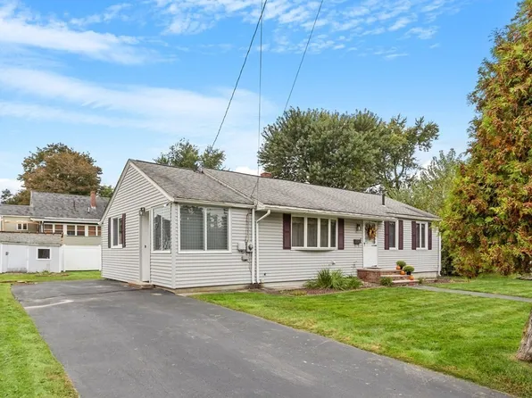 11 Brian Rd, Lowell, MA 01850
