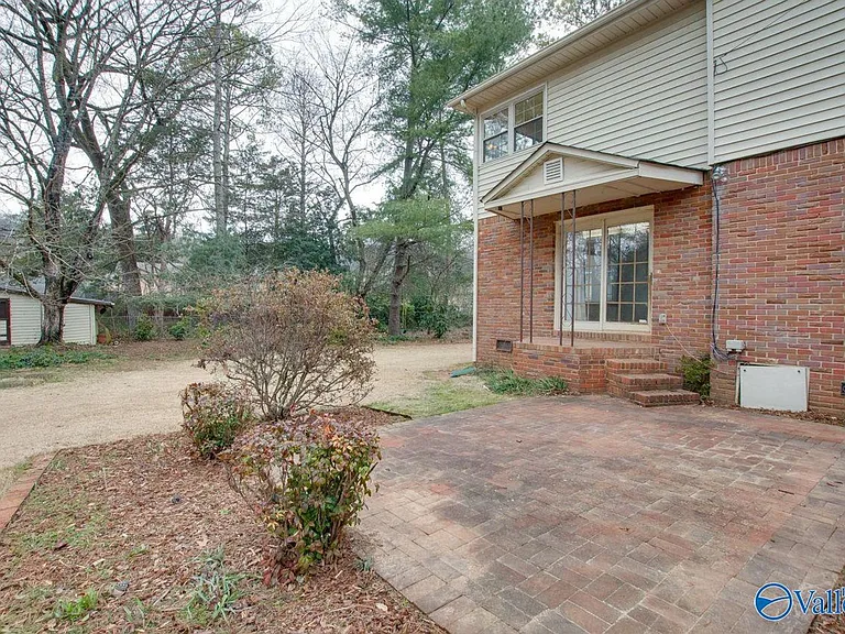 2700 Briarwood Dr SE — Photo 26