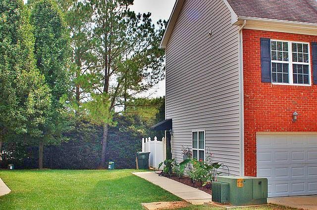 2nd image of 325 Bayleigh Ct