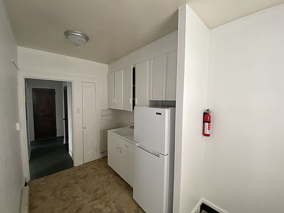 4th image of 2015 Market St APT 10