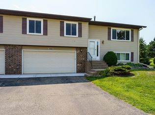10323 Balsam Ln, Eden Prairie, MN 55347