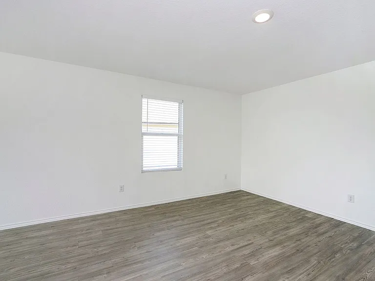 5926 Seaside Mnr — Photo 9