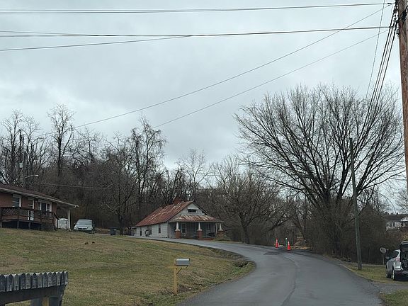 5th image of 1396 Ridgecrest Ave