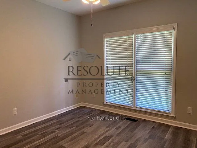 100 Woodbend Ct — Photo 9