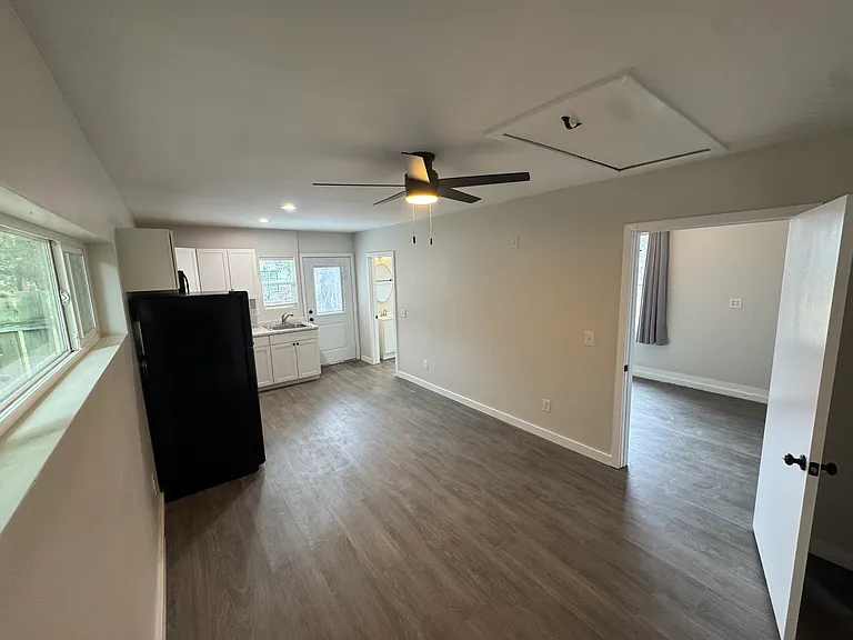 560 Hillside Ter #2 — Photo 11