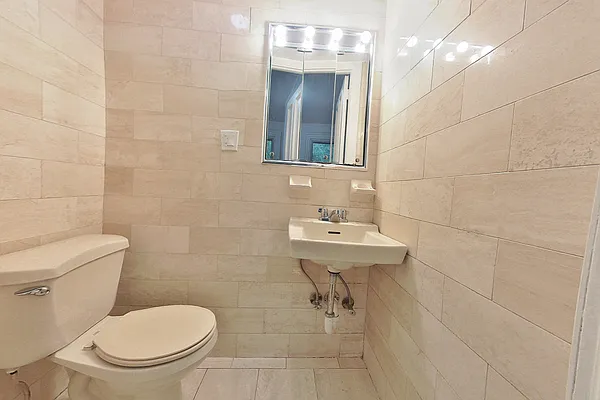 Rented by CitySites Real Estate Group | media 14